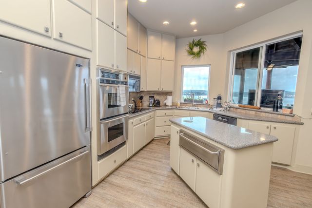 465 Bay Hill Drive, Possum Kingdom Lake, TX 76449