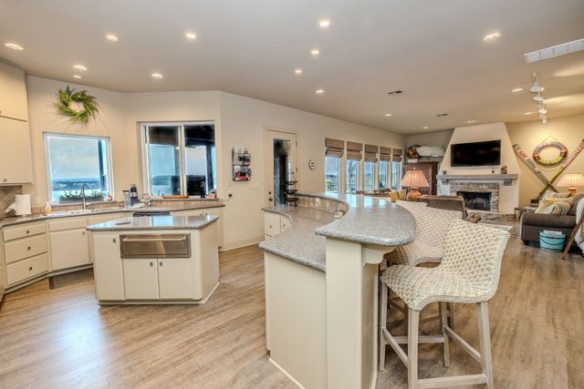 465 Bay Hill Drive, Possum Kingdom Lake, TX 76449