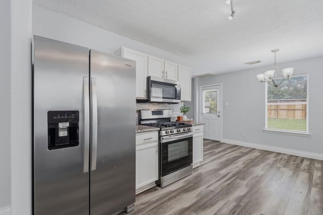 1427 Hade Falls Lane, Houston, TX 77073