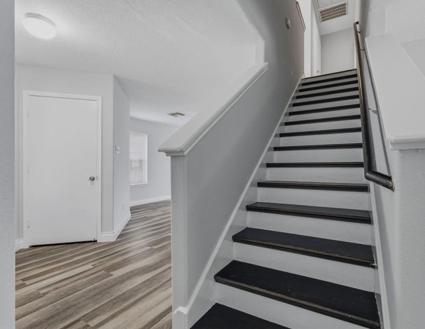 1427 Hade Falls Lane, Houston, TX 77073