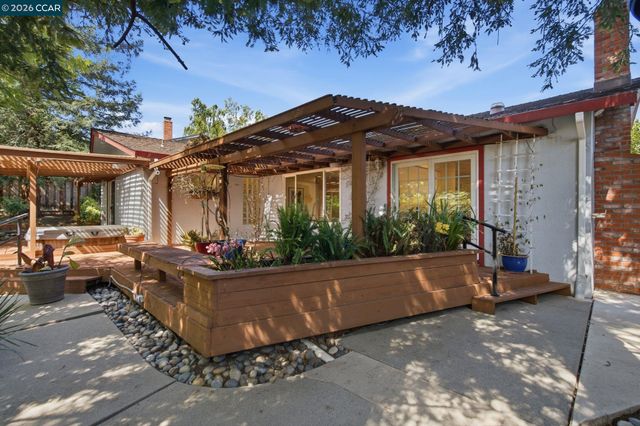 143 Donegal Way, Martinez, CA 94553