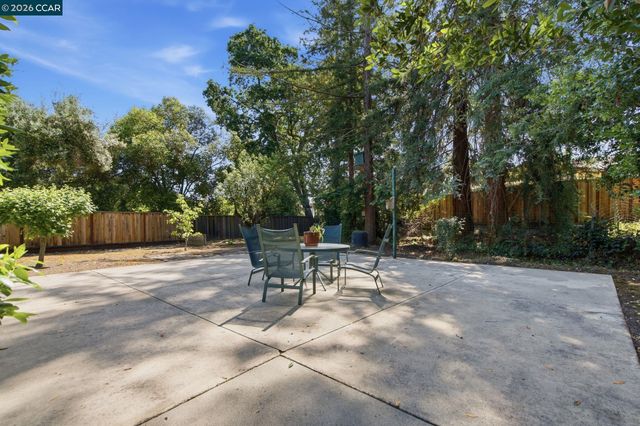143 Donegal Way, Martinez, CA 94553