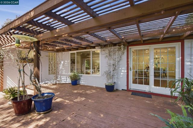 143 Donegal Way, Martinez, CA 94553