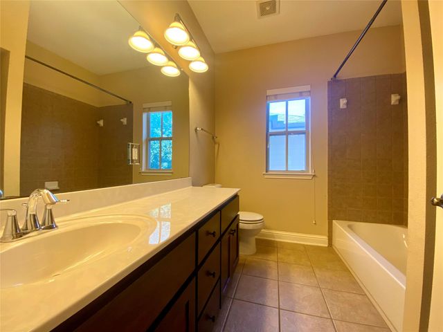 2009 Emma Long ST, Austin, TX 78723