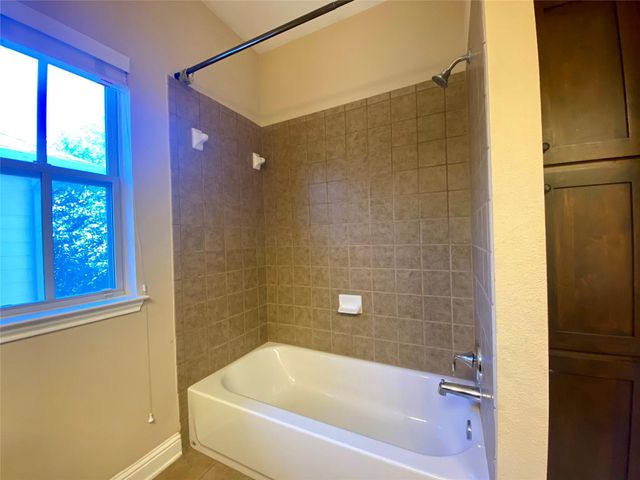 2009 Emma Long ST, Austin, TX 78723