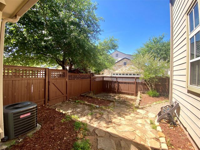 2009 Emma Long ST, Austin, TX 78723