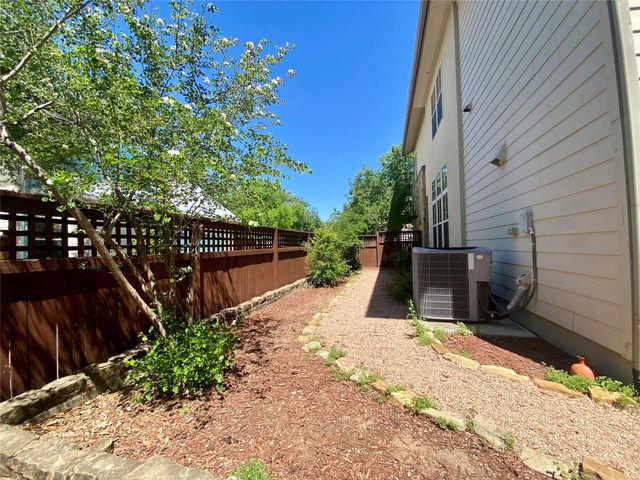 2009 Emma Long ST, Austin, TX 78723