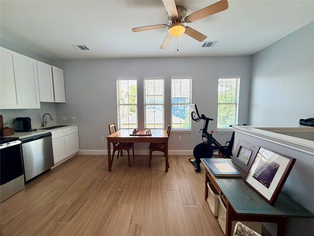 2009 Emma Long ST, Austin, TX 78723