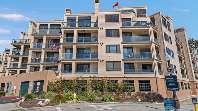 130 The Village 301, Redondo Beach, CA 90277
