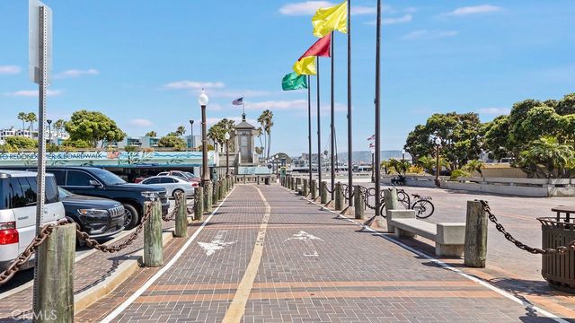 130 The Village 301, Redondo Beach, CA 90277