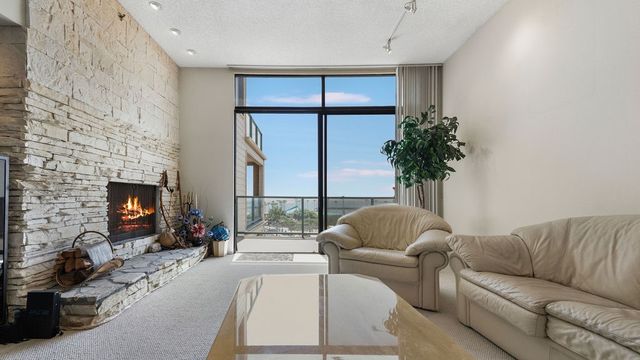 130 The Village 301, Redondo Beach, CA 90277