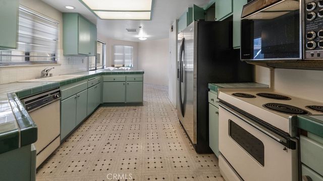 130 The Village 301, Redondo Beach, CA 90277
