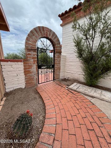 10121 E Catalina Highway, Tucson, AZ 85749