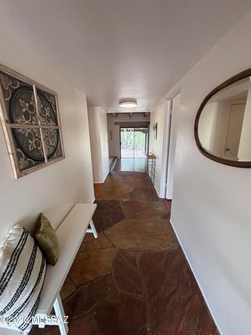 10121 E Catalina Highway, Tucson, AZ 85749