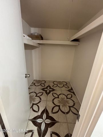 10121 E Catalina Highway, Tucson, AZ 85749