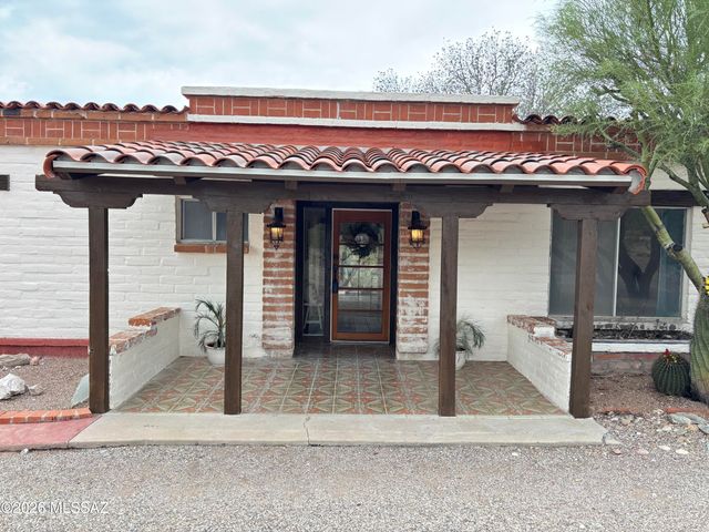 10121 E Catalina Highway, Tucson, AZ 85749