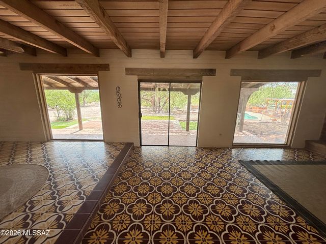 10121 E Catalina Highway, Tucson, AZ 85749