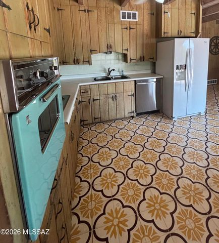 10121 E Catalina Highway, Tucson, AZ 85749