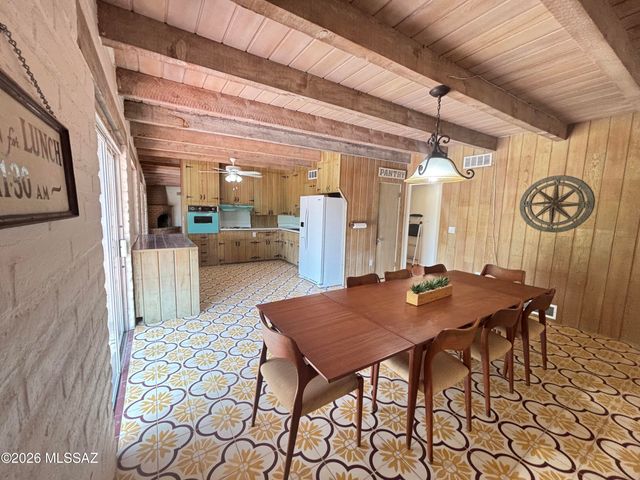 10121 E Catalina Highway, Tucson, AZ 85749