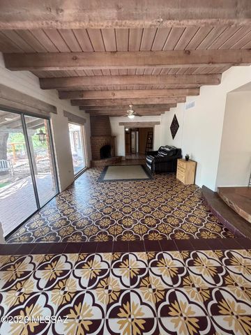 10121 E Catalina Highway, Tucson, AZ 85749