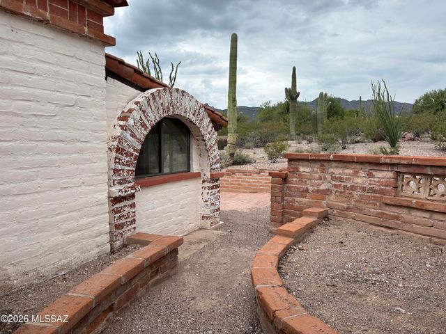 10121 E Catalina Highway, Tucson, AZ 85749