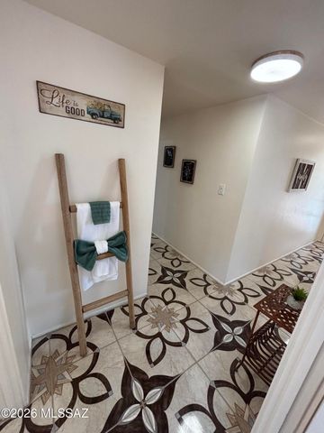 10121 E Catalina Highway, Tucson, AZ 85749