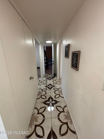 10121 E Catalina Highway, Tucson, AZ 85749
