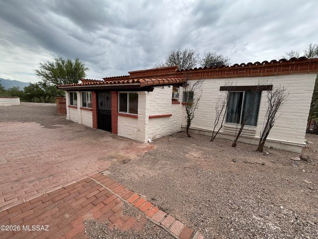 10121 E Catalina Highway, Tucson, AZ 85749