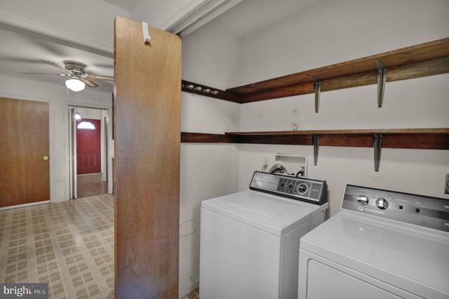 2104 GRING DR, Wyomissing, PA 19610