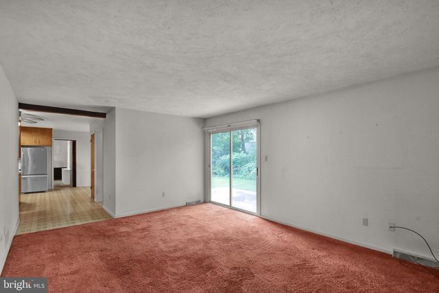 2104 GRING DR, Wyomissing, PA 19610