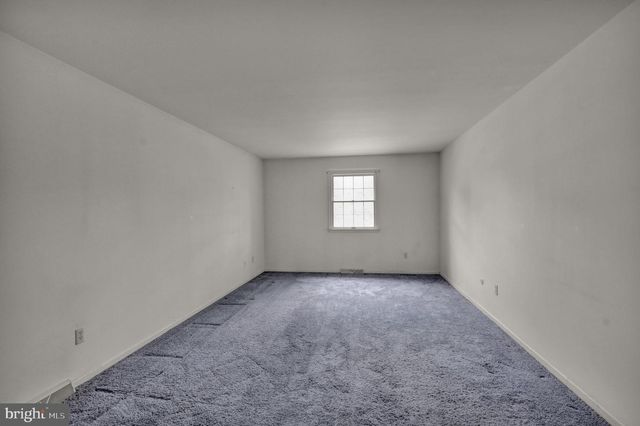 2104 GRING DR, Wyomissing, PA 19610