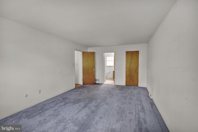 2104 GRING DR, Wyomissing, PA 19610