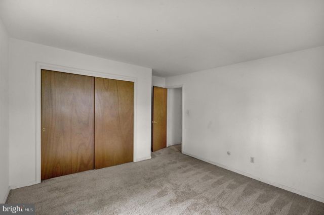 2104 GRING DR, Wyomissing, PA 19610