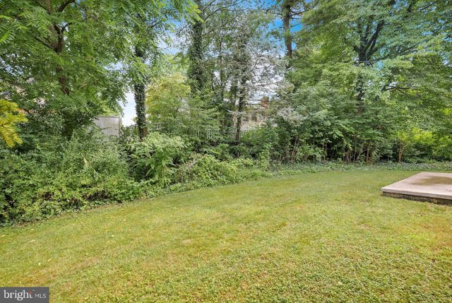2104 GRING DR, Wyomissing, PA 19610