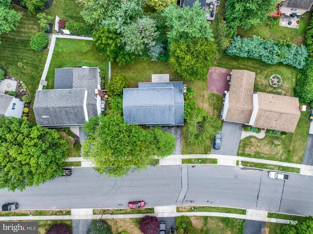 2104 GRING DR, Wyomissing, PA 19610