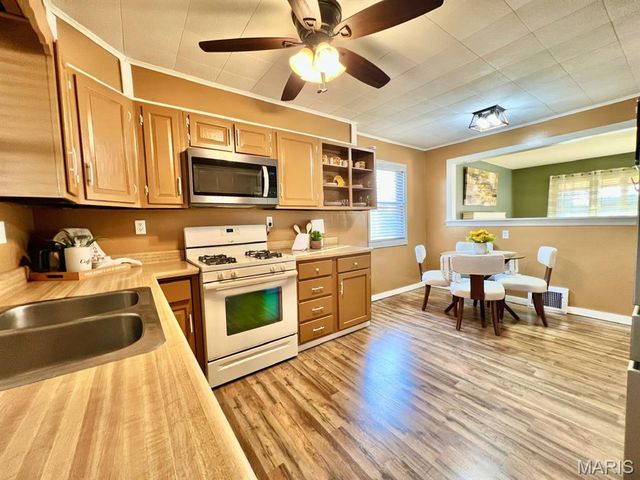 523 N 6th Street, Wood River, IL 62095