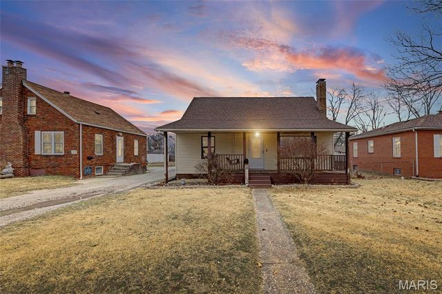 523 N 6th Street, Wood River, IL 62095