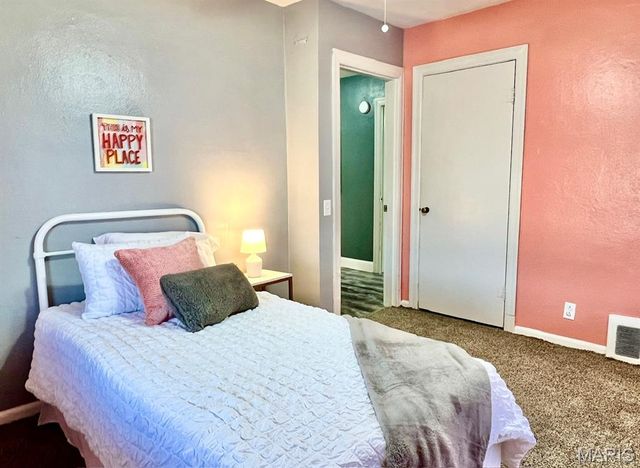 523 N 6th Street, Wood River, IL 62095