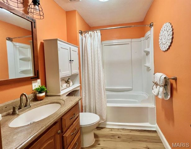 523 N 6th Street, Wood River, IL 62095