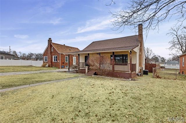 523 N 6th Street, Wood River, IL 62095