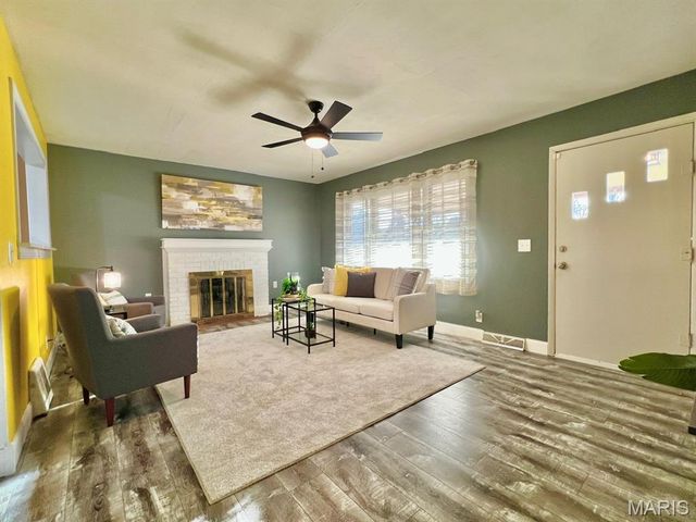 523 N 6th Street, Wood River, IL 62095