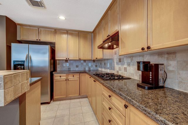 22 S Greywing Place, The Woodlands, TX 77382