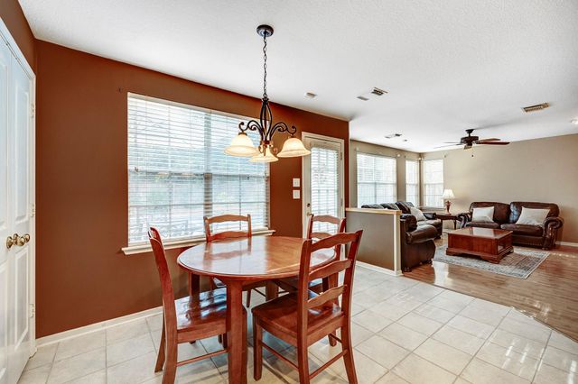 22 S Greywing Place, The Woodlands, TX 77382