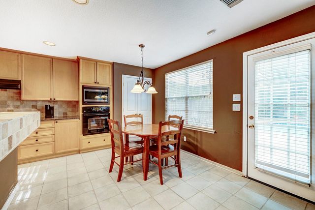 22 S Greywing Place, The Woodlands, TX 77382