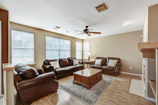 22 S Greywing Place, The Woodlands, TX 77382