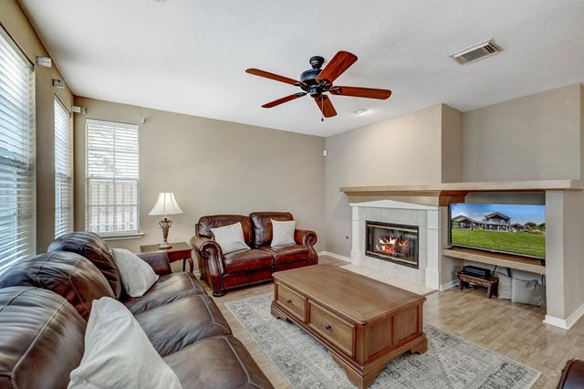 22 S Greywing Place, The Woodlands, TX 77382