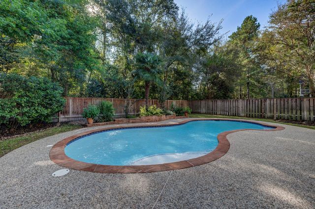 22 S Greywing Place, The Woodlands, TX 77382