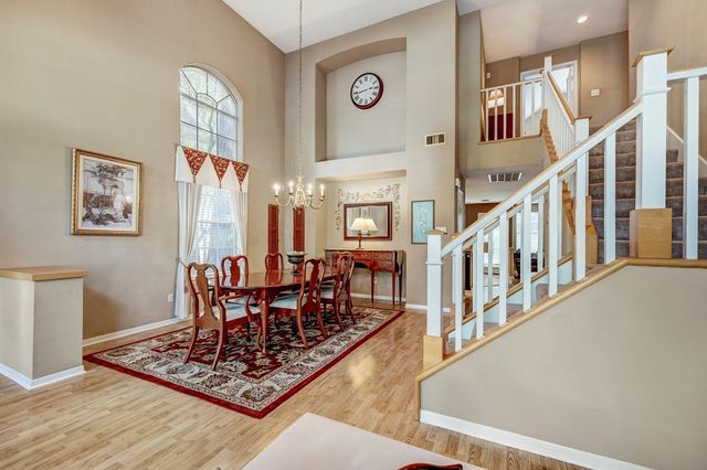 22 S Greywing Place, The Woodlands, TX 77382