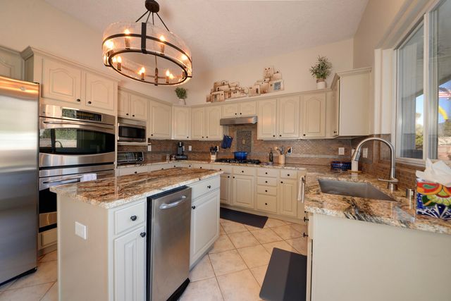 11901 Eagle Rock Avenue NE, Albuquerque, NM 87122