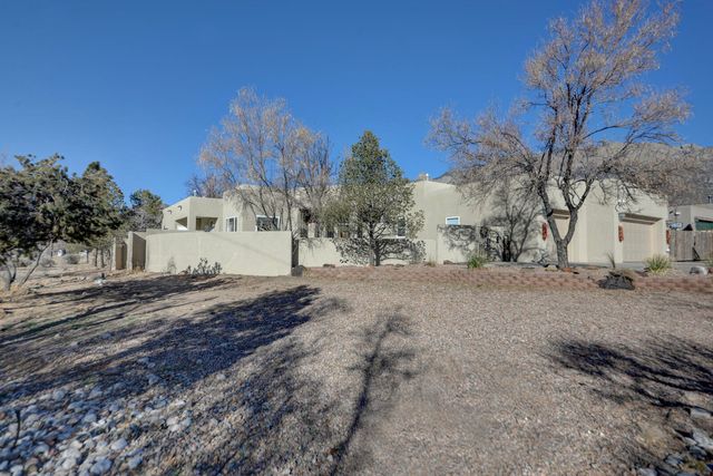 11901 Eagle Rock Avenue NE, Albuquerque, NM 87122